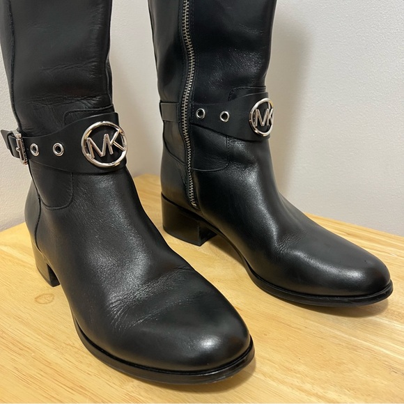 Michael Kors Tall Black Leather Boots size 6 silver hardware - Picture 6 of 9